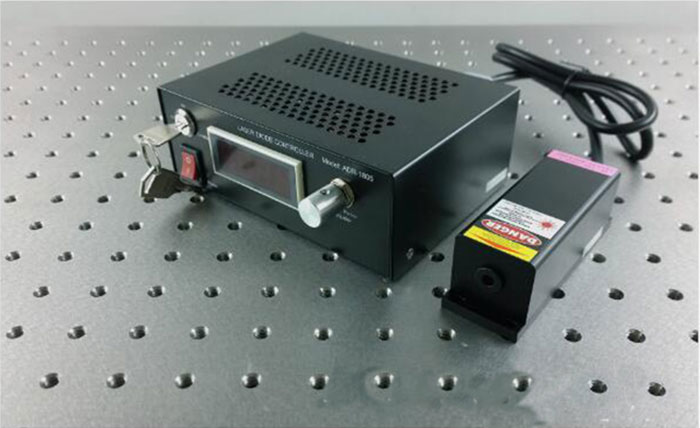 375nm 180mW 반도체 레이저 Multimode UV Laser 조정 가능한 출력 전력